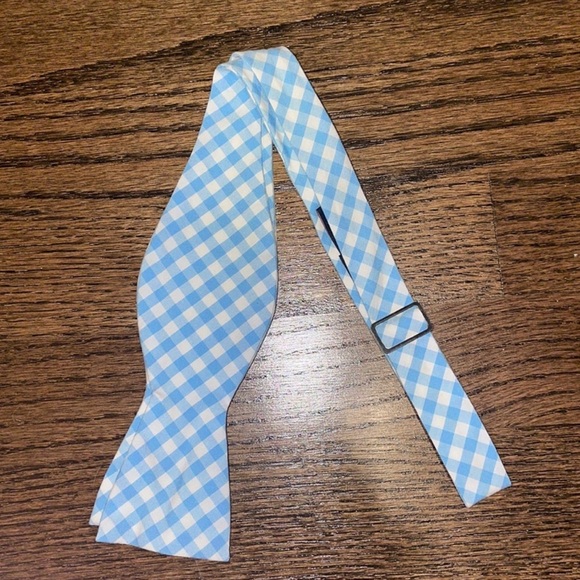 Vineyard Vines Bow tie - Picture 1 of 2